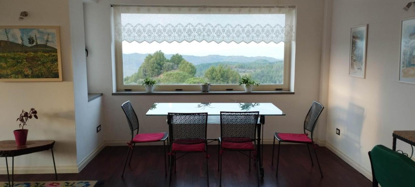 Turisalba Hotell Ishem Exteriör bild