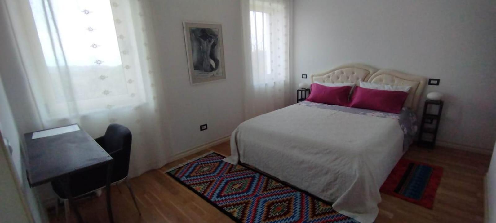 Turisalba Hotell Ishem Rum bild